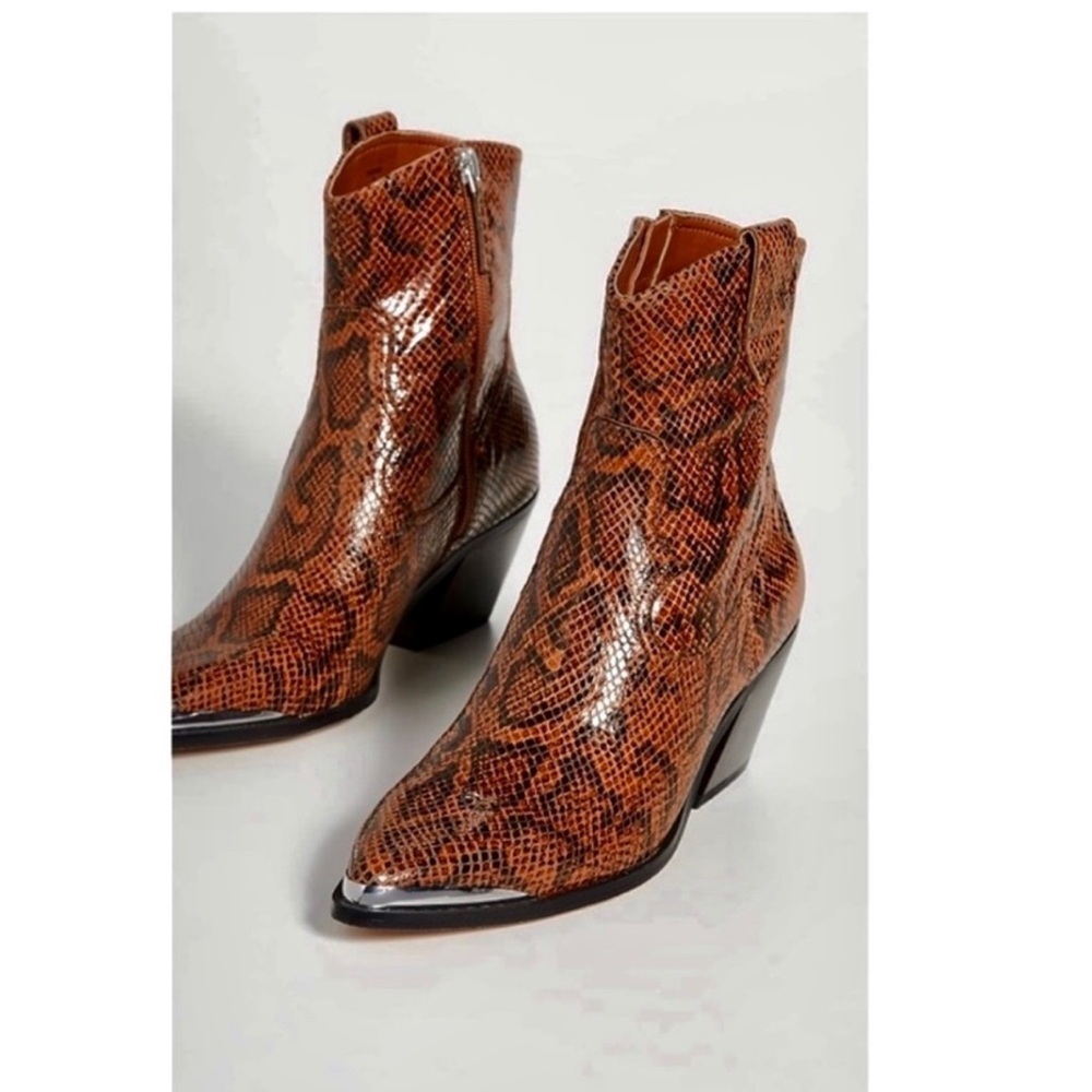 Villa Rouge Calfskin Leather Snake Print Boots- Size 8.